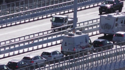 Scene from Genova, code e traffico sul nuovo ponte a causa dei curiosi
