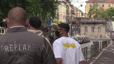 Scene from L'Inter festeggia lo scudetto in un locale a Milano