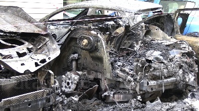 Scene from Incendio a Milano, un hotel evacuato e 5 auto carbonizzate: "Restano solo le ceneri"