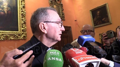 Scene from Migranti, Parolin: "Bisognerebbe passare a politiche di accoglienza"