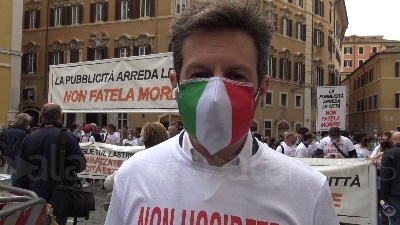 Scene from Roma, manifestazione del settore pubblicitario a Montecitorio: "Situazione grave"