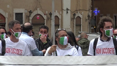 Scene from Roma, manifestazione del settore pubblicitario a Montecitorio: "Situazione grave"