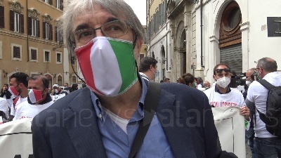 Scene from Roma, manifestazione del settore pubblicitario a Montecitorio: "Situazione grave"