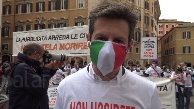 Scene from Roma, manifestazione del settore pubblicitario a Montecitorio: "Situazione grave"