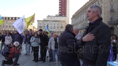 Scene from Ucraina, la piazza di Torino contro Milano e Roma per chiedere invio armi