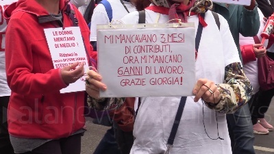 Scene from Milano, manifestazione sindacati. Landini: "Governo cambi linea"