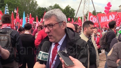 Scene from Milano, manifestazione sindacati. Landini: "Governo cambi linea"
