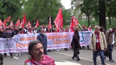 Scene from Milano, manifestazione sindacati. Landini: "Governo cambi linea"