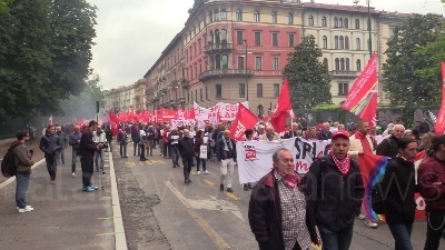 Scene from Milano, manifestazione sindacati. Landini: "Governo cambi linea"