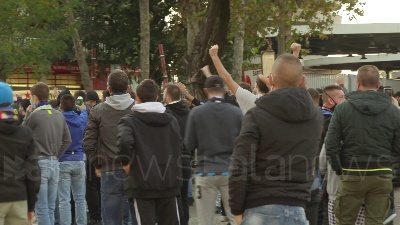 Scene from Maxi assembramento tra i tifosi di Milan e Inter per il derby di Milano