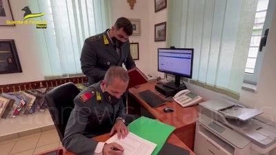 Scene from Napoli, truffa con bonus edilizi: maxi sequestro da 772 milioni