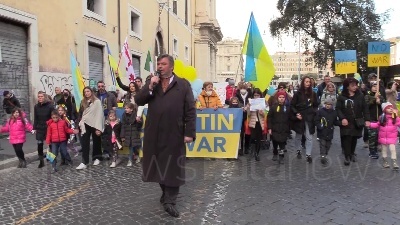 Scene from Ucraina, corteo sfila per le strade di Roma