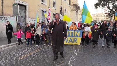 Scene from Ucraina, corteo sfila per le strade di Roma