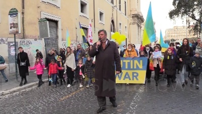Scene from Ucraina, corteo sfila per le strade di Roma