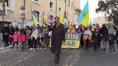 Scene from Ucraina, corteo sfila per le strade di Roma