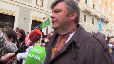 Scene from Ucraina, corteo sfila per le strade di Roma