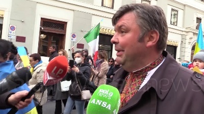 Scene from Ucraina, corteo sfila per le strade di Roma