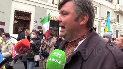 Scene from Ucraina, corteo sfila per le strade di Roma