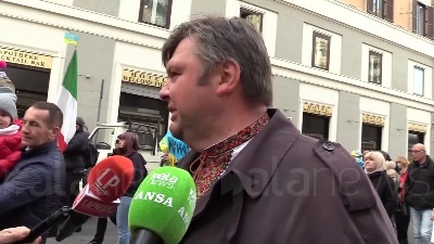 Scene from Ucraina, corteo sfila per le strade di Roma