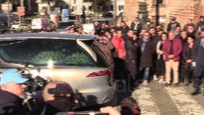 Scene from Mihajlovic, in tanti per l'ultimo saluto all'allenatore ed ex giocatore serbo