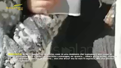 Scene from Falsa invalida da 38 anni, in una chiamata intercettata diceva: "Le pillole le buttavo"