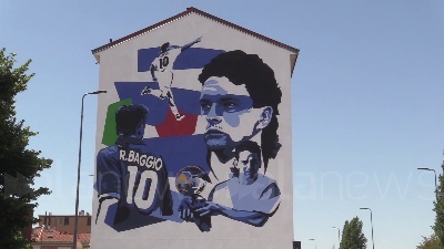 Scene from Roberto Baggio, a Milano spunta un murales dedicato al 'Divin Codino'