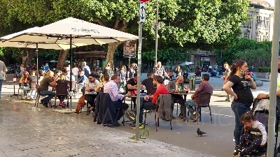 Scene from Green pass, pareri discordanti tra i ristoratori di Palermo