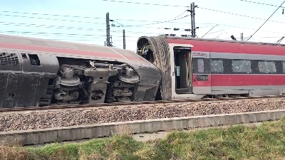 Scene from Lodi, deraglia Frecciarossa: due morti