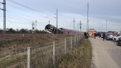Scene from Lodi, deraglia Frecciarossa: due morti