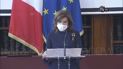 Scene from Casellati attacca il governo: "Incomprensibile che gli italiani non sappiano cosa fare a Natale"