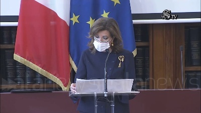 Scene from Casellati attacca il governo: "Incomprensibile che gli italiani non sappiano cosa fare a Natale"