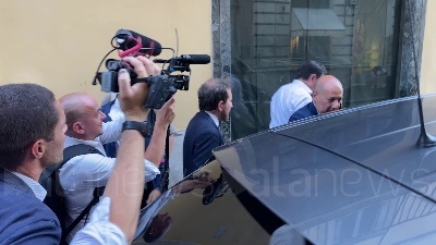 Scene from M5s, Conte arriva nella sede del Movimento per partecipare al Consiglio nazionale