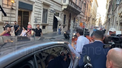 Scene from M5s, Conte arriva nella sede del Movimento per partecipare al Consiglio nazionale