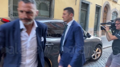 Scene from M5s, Conte arriva nella sede del Movimento per partecipare al Consiglio nazionale