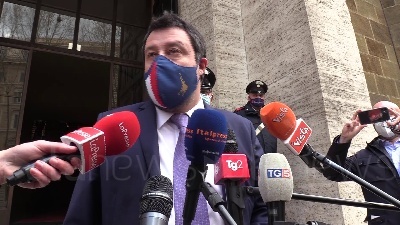 Scene from Vaccini, Salvini: "Errori Europa clamorosi, al Mise lavoriamo per produrne uno italiano"