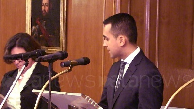 Scene from Di Maio: "Voi siete la faccia dell'Italia che vogliamo vedere"