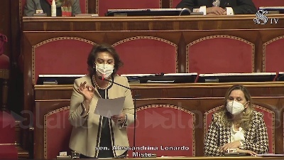 Scene from Sandra Lonardo risponde a Meloni: "Ricordo che volò con Scilipoti per restare al governo"