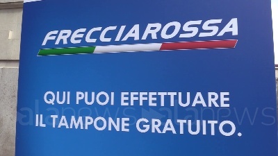 Scene from Milano, partito il primo treno 'Covid-free' per Roma: "Viaggiamo in sicurezza"