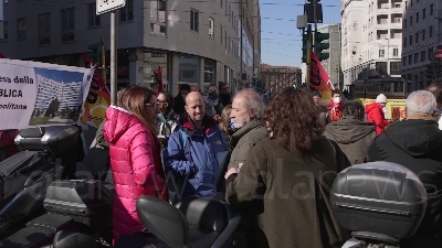 Scene from Milano, presidio sotto Assolombarda contro le morti sul lavoro