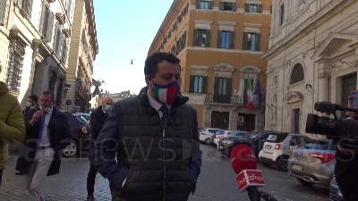 Scene from Vaccini, Salvini: "Sputnik in Italia? L'importante è che arrivino vaccini"
