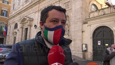 Scene from Vaccini, Salvini: "Sputnik in Italia? L'importante è che arrivino vaccini"