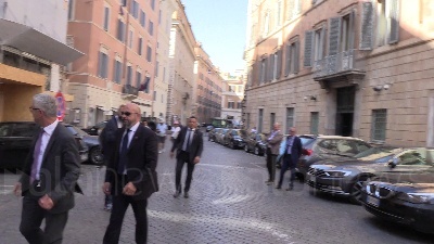 Scene from Scissione Pd, Morra: "Nessuna sorpresa. Renzi è attore in cerca di scena"