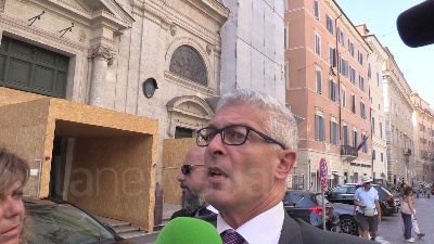 Scene from Scissione Pd, Morra: "Nessuna sorpresa. Renzi è attore in cerca di scena"
