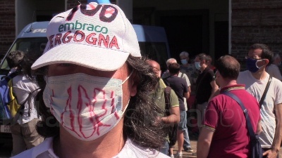 Scene from Ex Embraco, lavoratori di nuovo in piazza: "Il Governo dove c***o sta?"