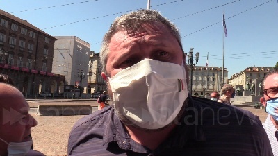 Scene from Ex Embraco, lavoratori di nuovo in piazza: "Il Governo dove c***o sta?"