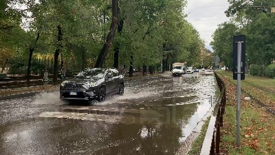 Scene from Maltempo Milano, allagamenti e disagi anche in via Legnano