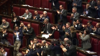 Scene from Manovra, Delrio cita Bossi: "Governare non è asfaltare"