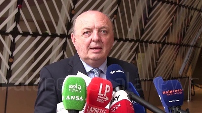 Scene from Auto, L'Italia si astiene dal voto in Consiglio Energia dell'Unione europea