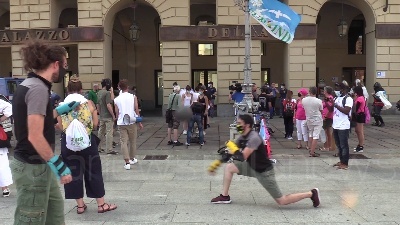 Scene from Torino, il mondo dello sport in piazza: "Focolai scoppiano se ci lasciate chiusi"