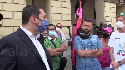 Scene from Torino, il mondo dello sport in piazza: "Focolai scoppiano se ci lasciate chiusi"